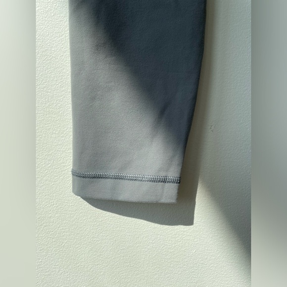 Lululemon Gray Align Leggings - Size 6 - Picture 4 of 9